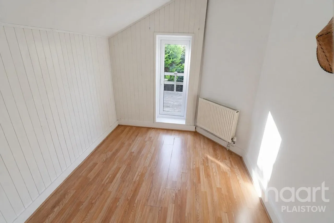 Pretoria Road, London, E16, photo 7