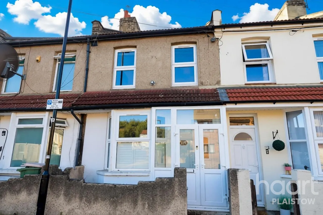 Pretoria Road, London, E16, photo 2