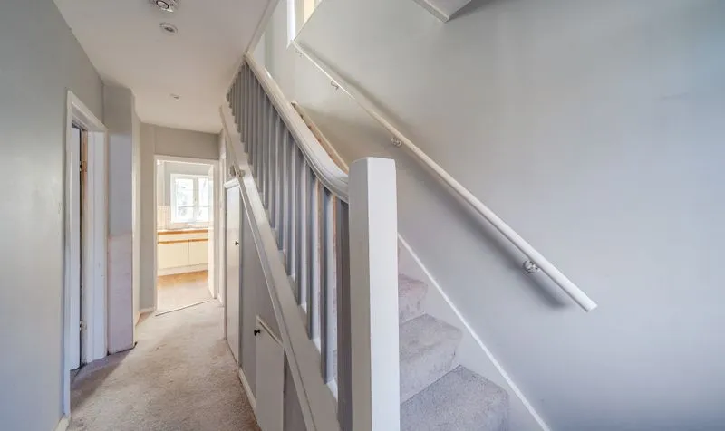 Grosvenor Road, Epsom, KT18, photo 12