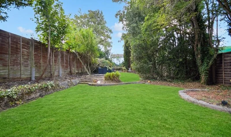 Grosvenor Road, Epsom, KT18, photo 2