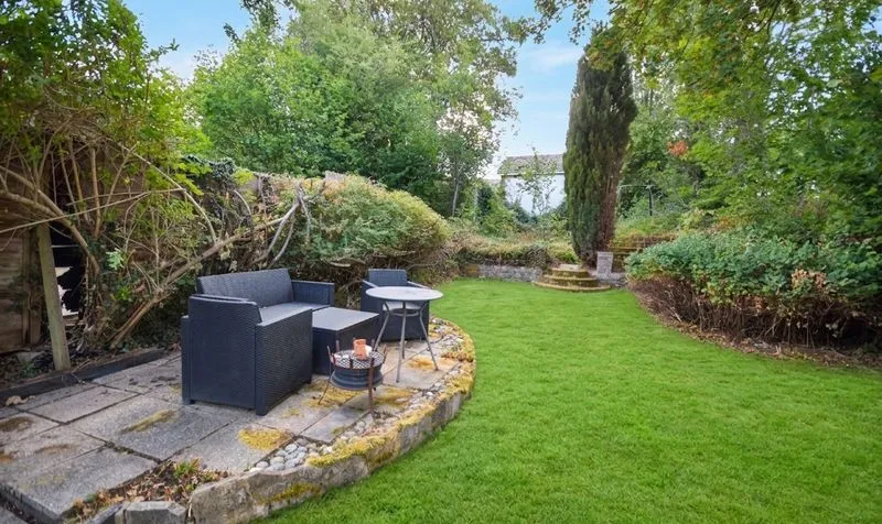 Grosvenor Road, Epsom, KT18, photo 3