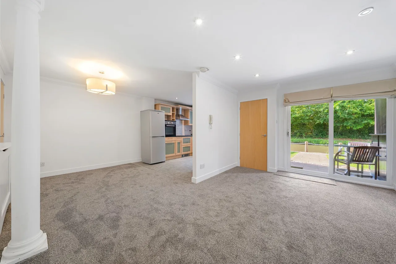 Flat 2, Brindley Wharf Waterfront, Preston On The Hill, Warrington, WA4 4AU, photo 4