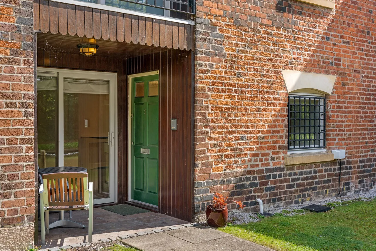 Flat 2, Brindley Wharf Waterfront, Preston On The Hill, Warrington, WA4 4AU, photo 2