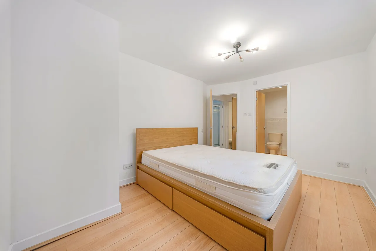 Flat 2, Brindley Wharf Waterfront, Preston On The Hill, Warrington, WA4 4AU, photo 8