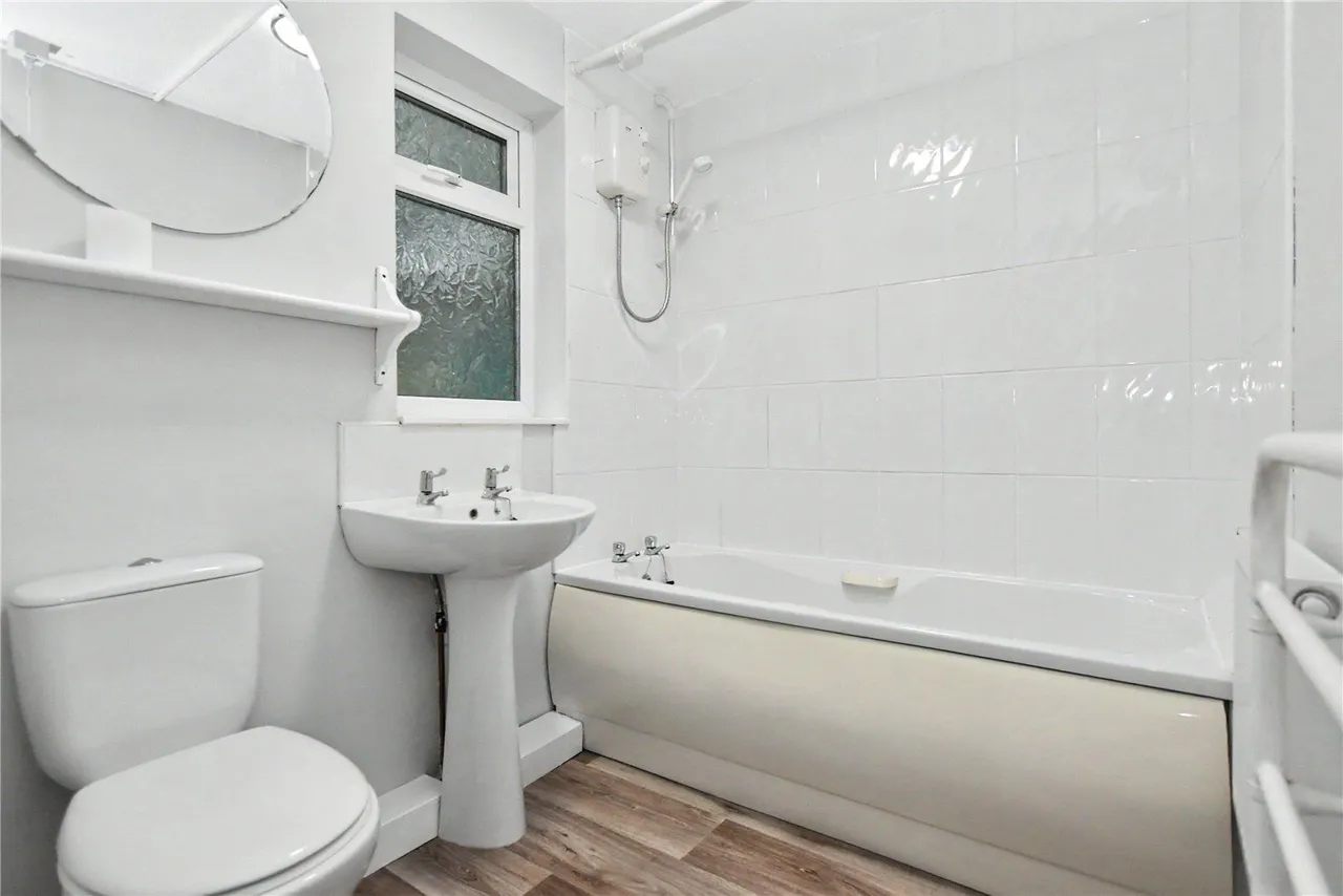 Bransby Rise, Farsley, LS28, photo 10