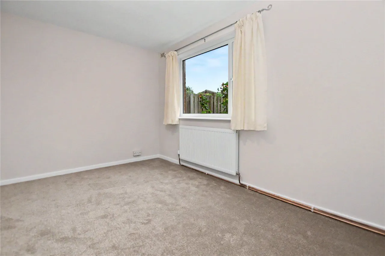 Bransby Rise, Farsley, LS28, photo 14