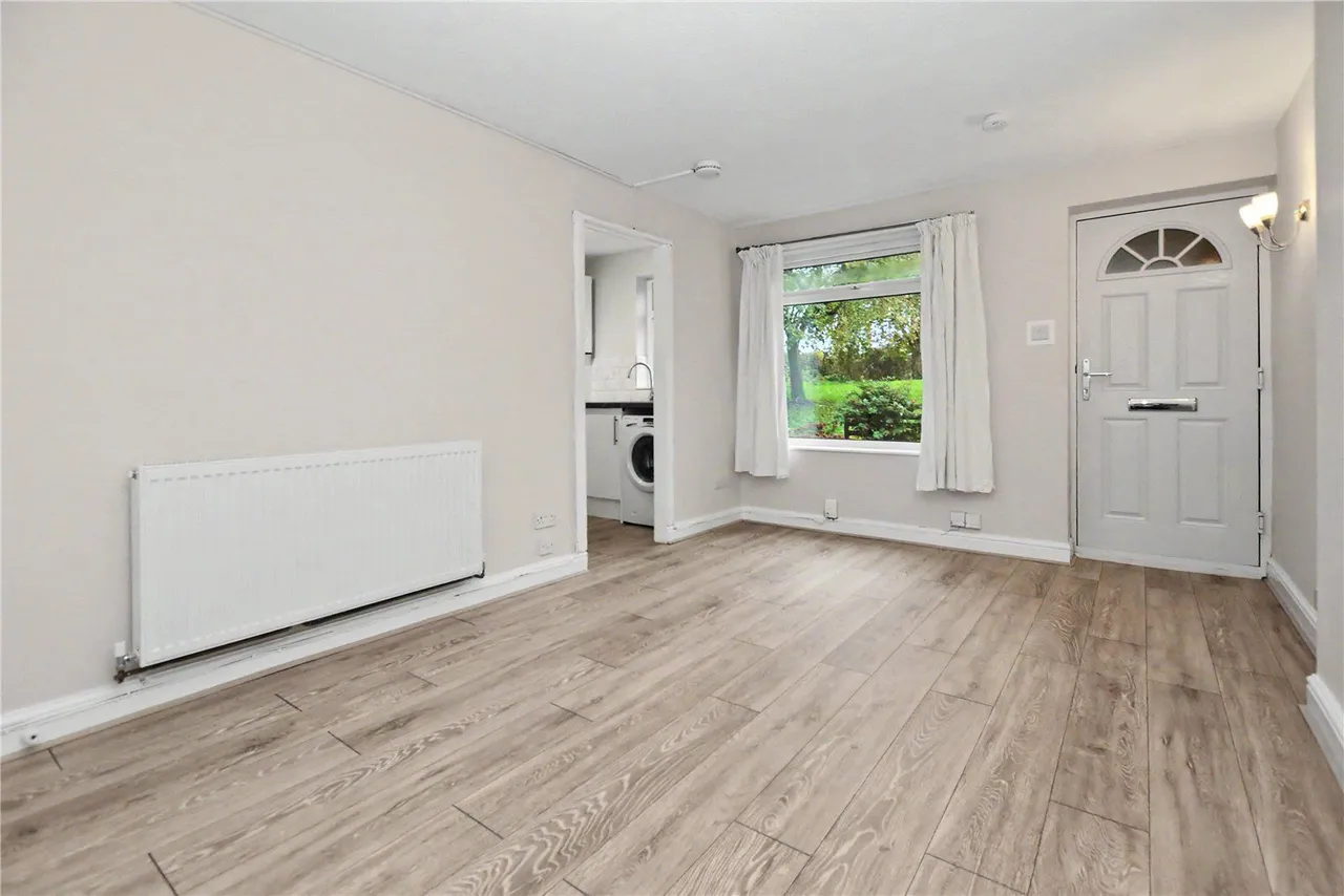 Bransby Rise, Farsley, LS28, photo 2