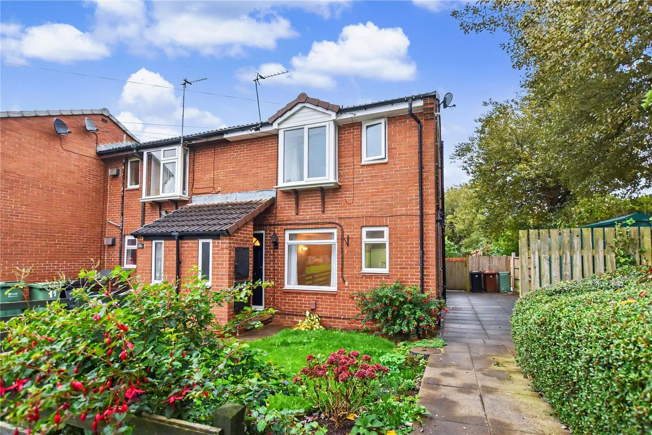 1 bed flat for sale, Bransby Rise, Farsley, LS28