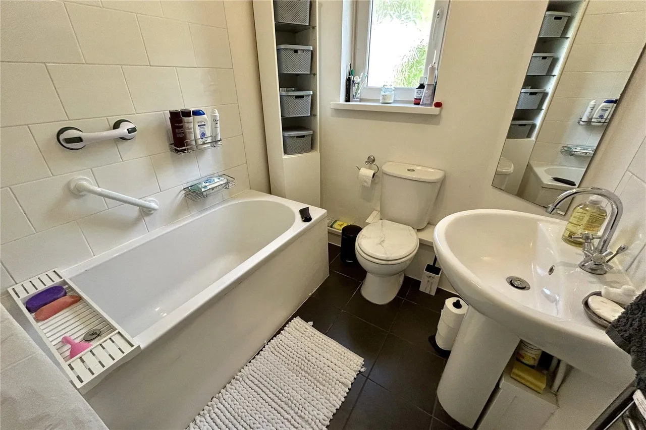 Armitage Road, Milnsbridge, HD3, photo 13