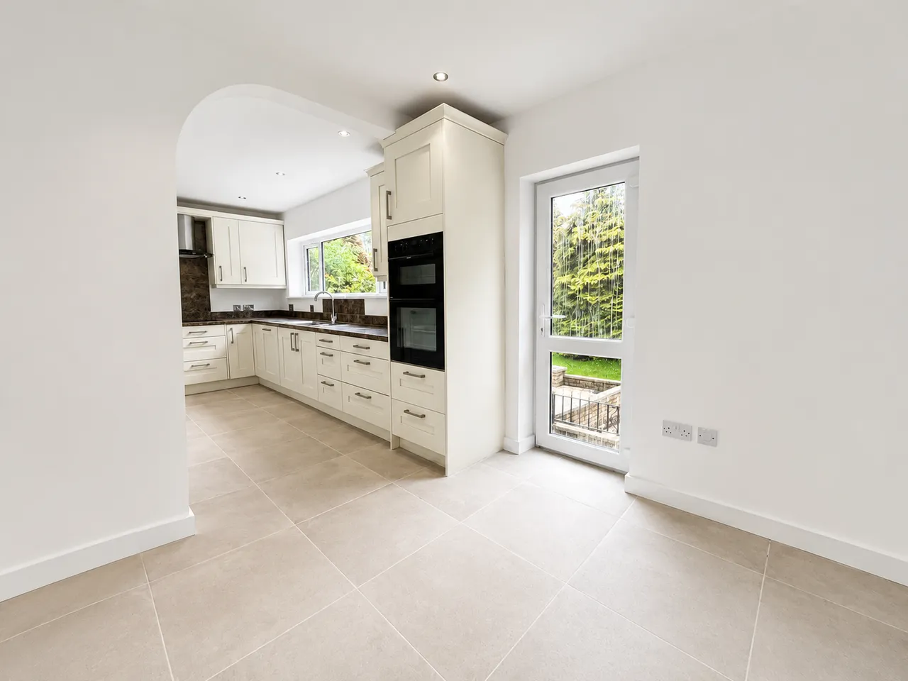 Caithness Road, Rochdale, OL11 5PB, photo 8