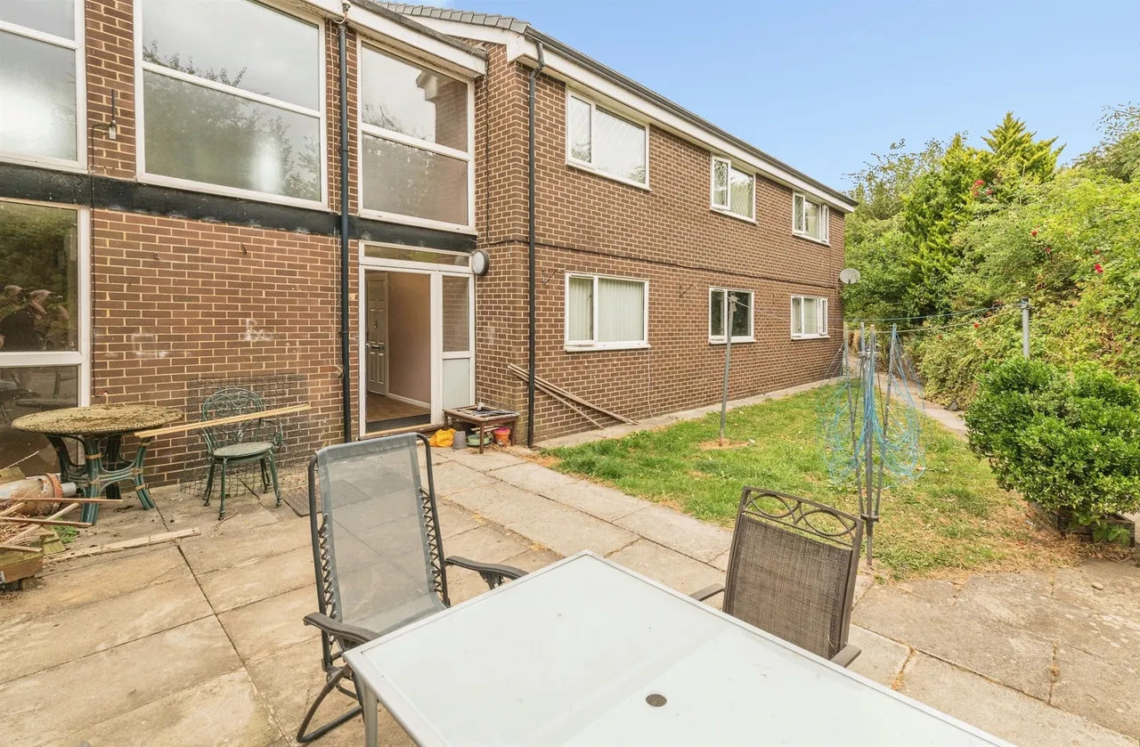 Bridge Close, Horbury, WAKEFIELD, photo 12