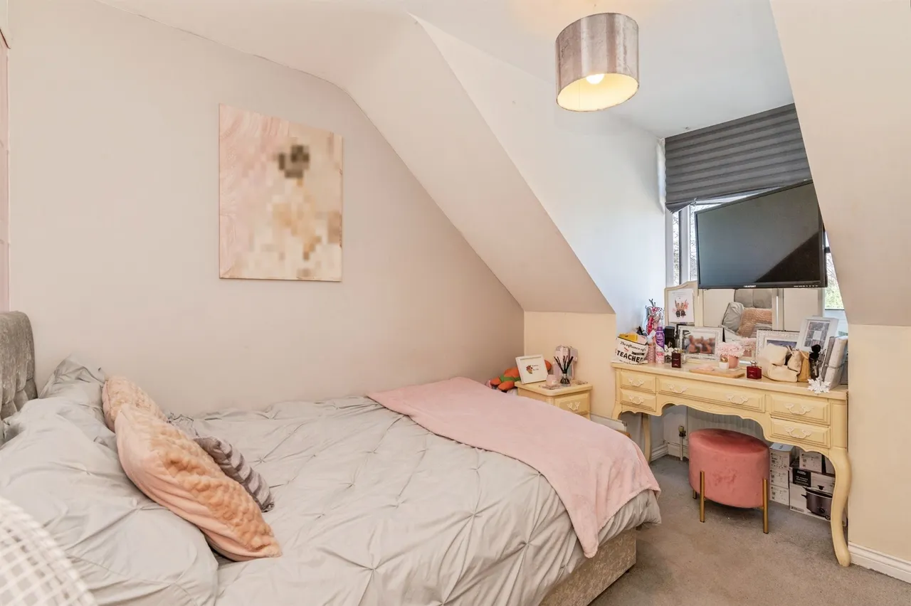 Lambs Lane South, Rainham, photo 9