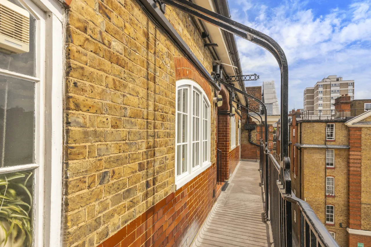 Portpool Lane, London, EC1N, photo 11