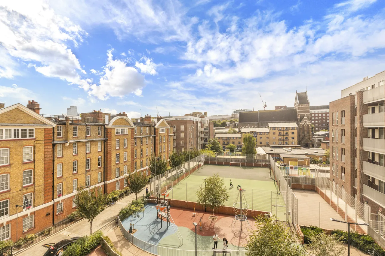 1 bed flat for sale, Portpool Lane, London, EC1N