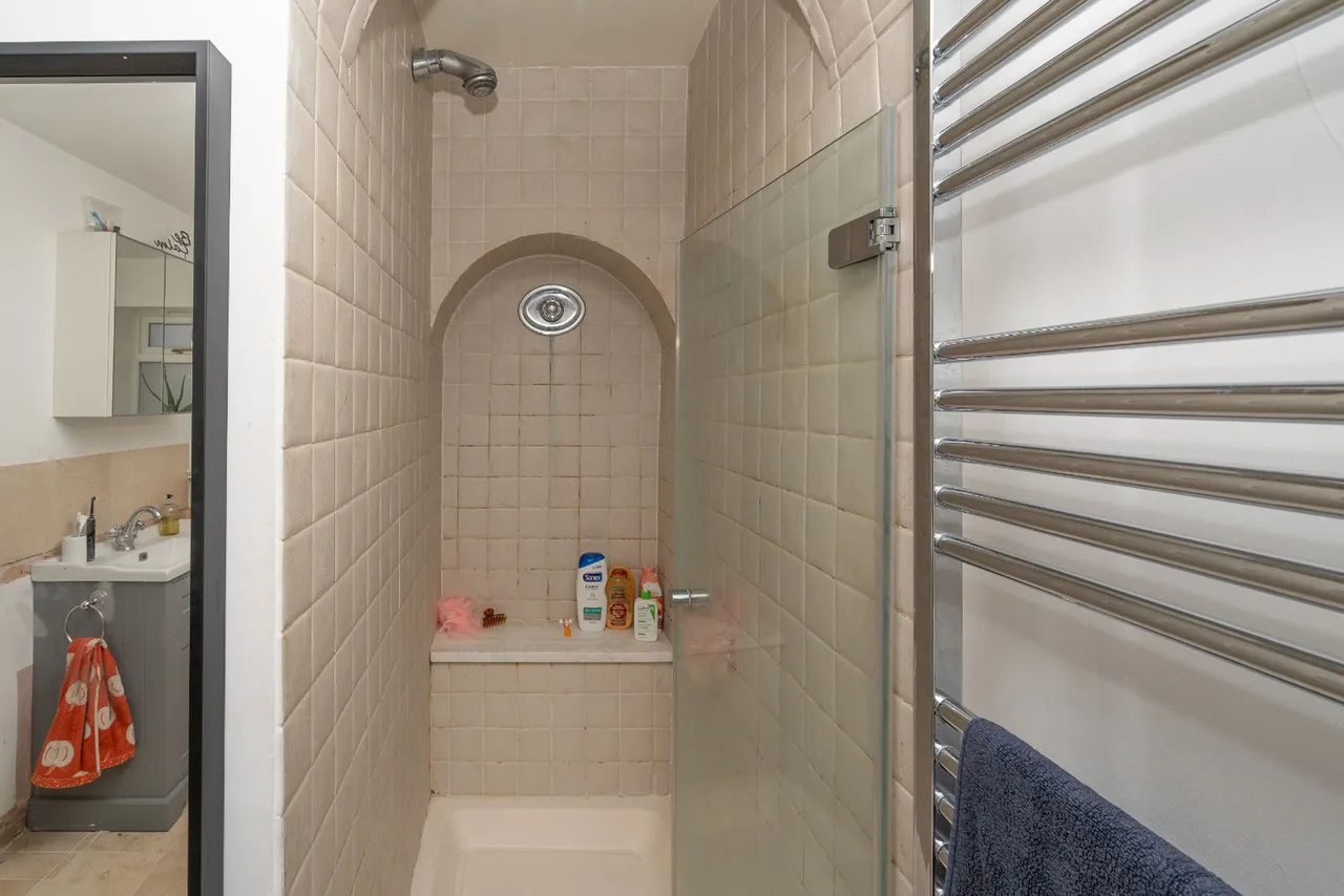 62 Leavesden Road, Watford, photo 5