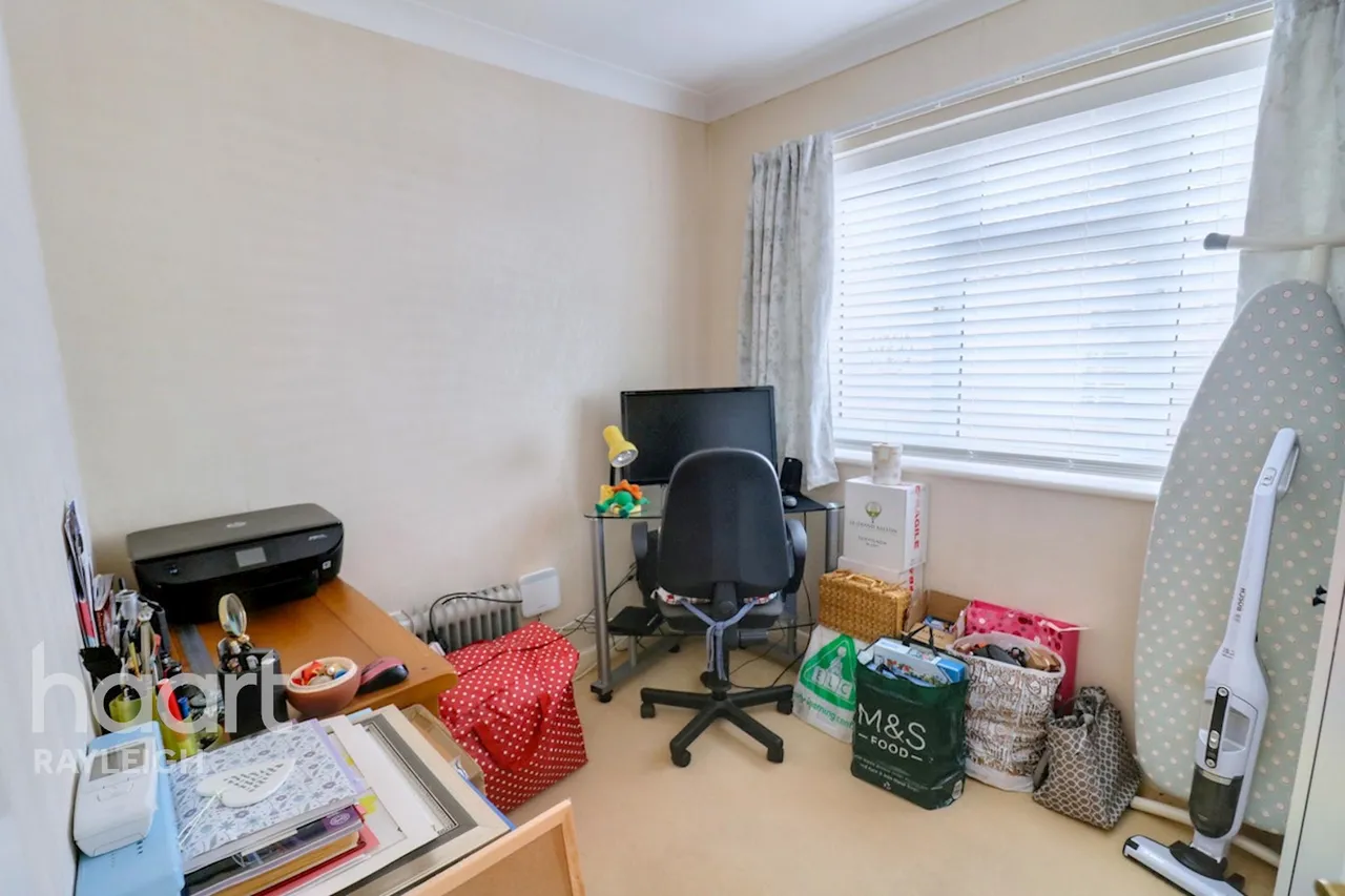 Grovewood Avenue, Leigh-On-Sea, SS9, photo 11