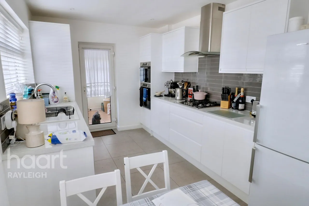 Grovewood Avenue, Leigh-On-Sea, SS9, photo 3