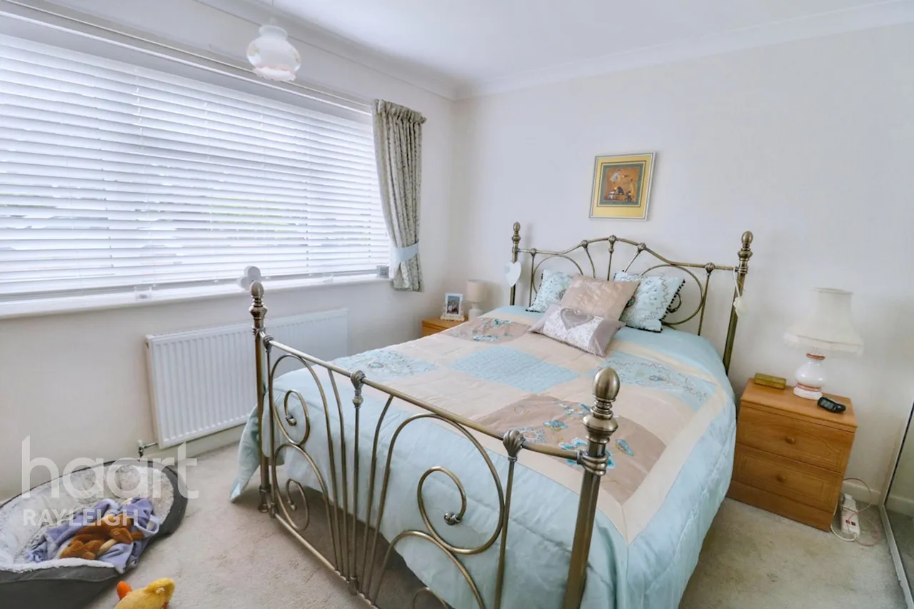 Grovewood Avenue, Leigh-On-Sea, SS9, photo 8