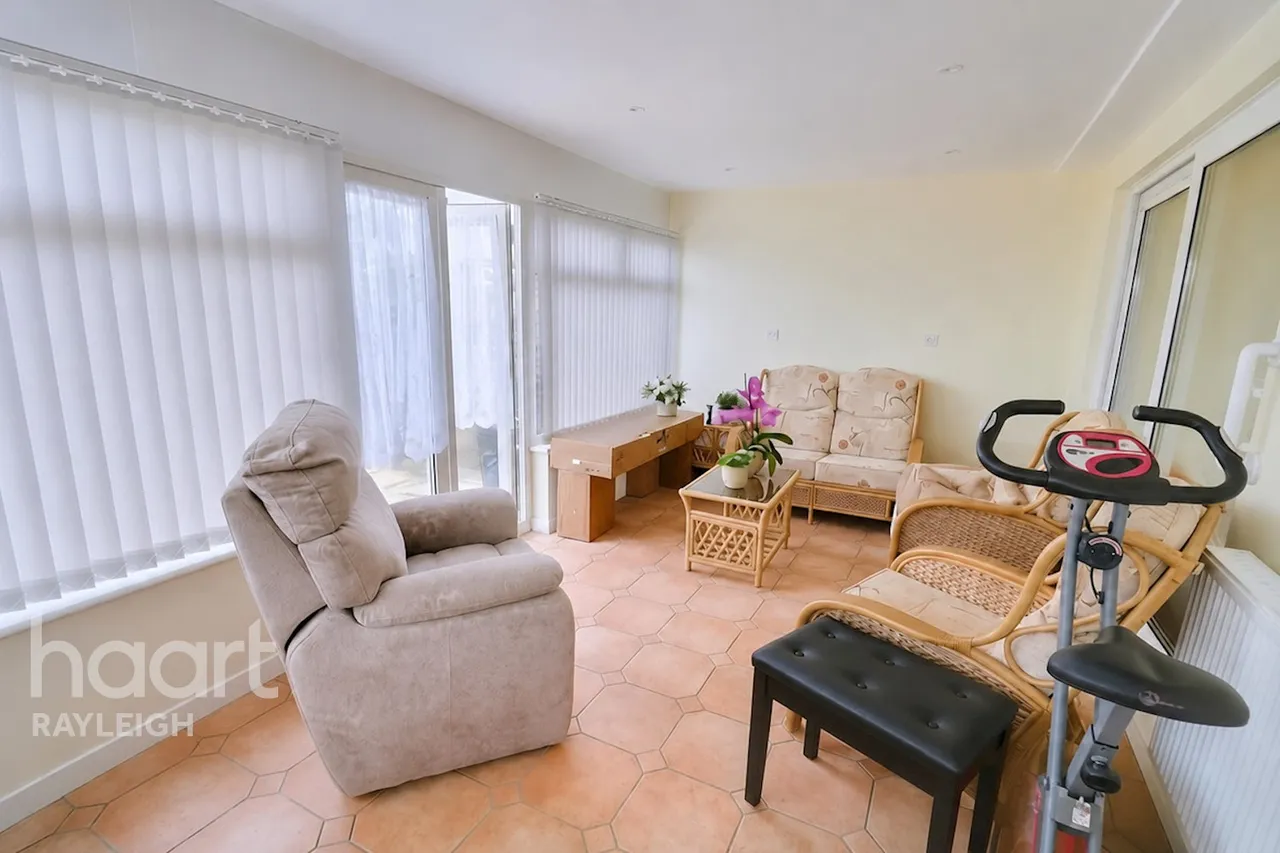 Grovewood Avenue, Leigh-On-Sea, SS9, photo 7