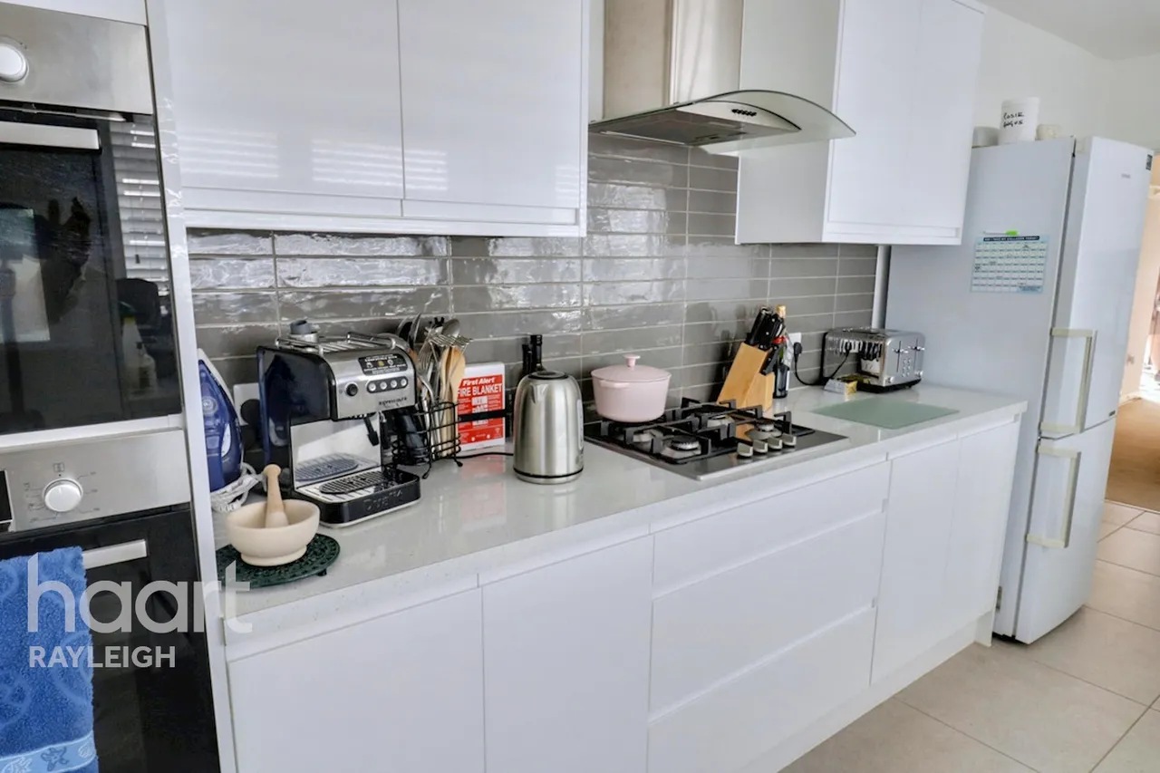 Grovewood Avenue, Leigh-On-Sea, SS9, photo 4