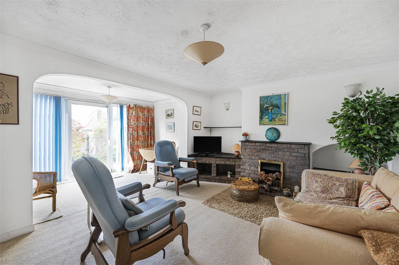 Vicarage Close, Seaford, photo 2