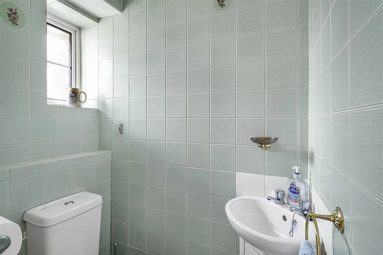 Vicarage Close, Seaford, photo 10