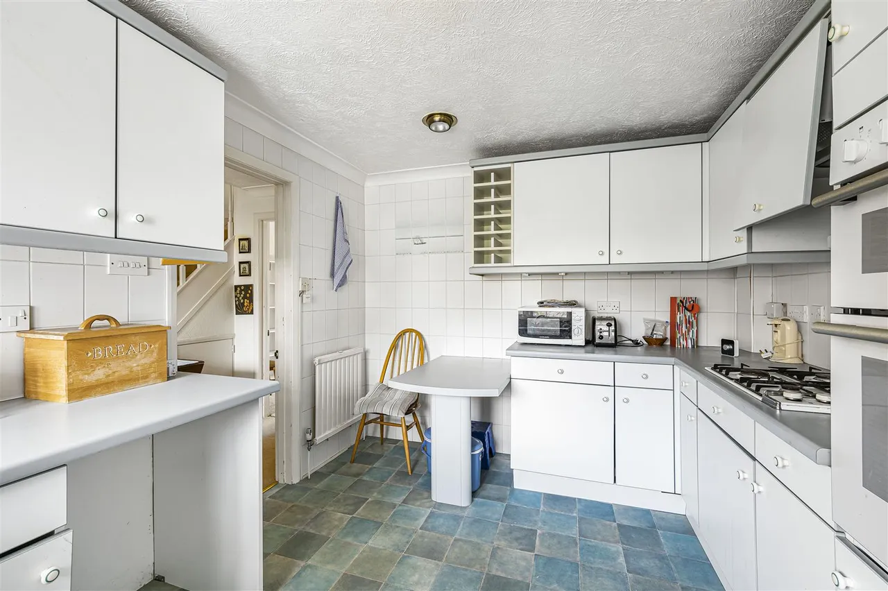 Vicarage Close, Seaford, photo 7