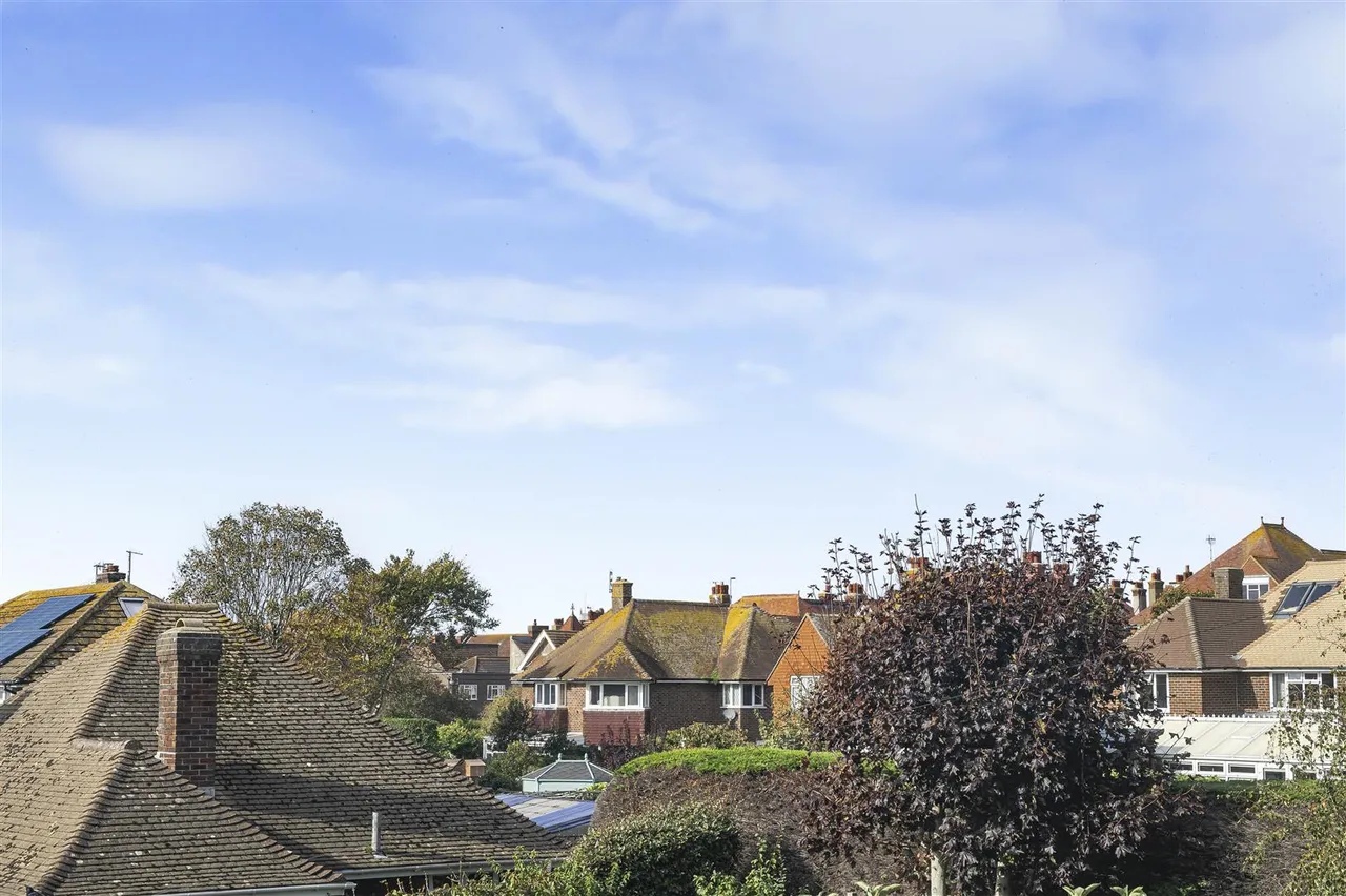 Vicarage Close, Seaford, photo 21