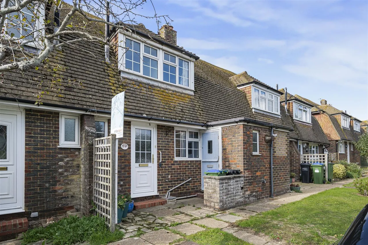 Vicarage Close, Seaford, photo 23