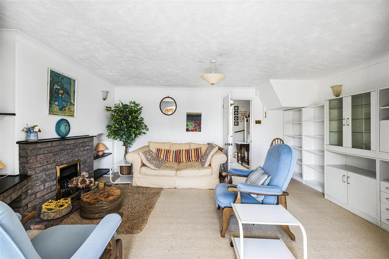 Vicarage Close, Seaford, photo 3