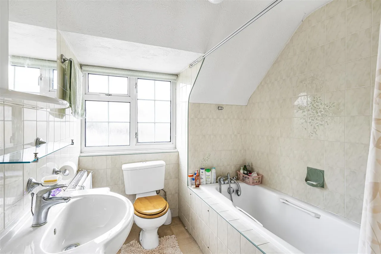 Vicarage Close, Seaford, photo 14