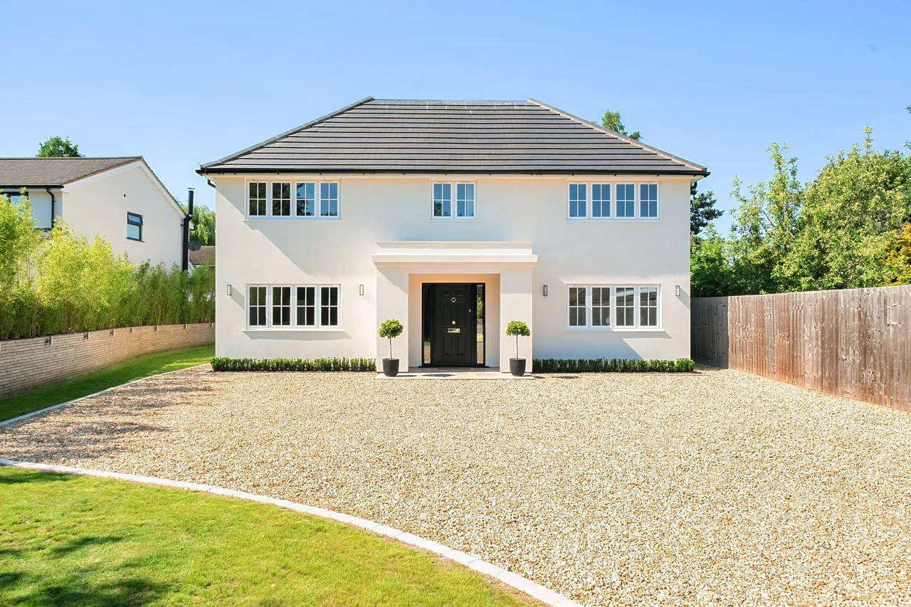 4 bed house for sale — 10a Oakley Drive, Fleet, GU51 3PP