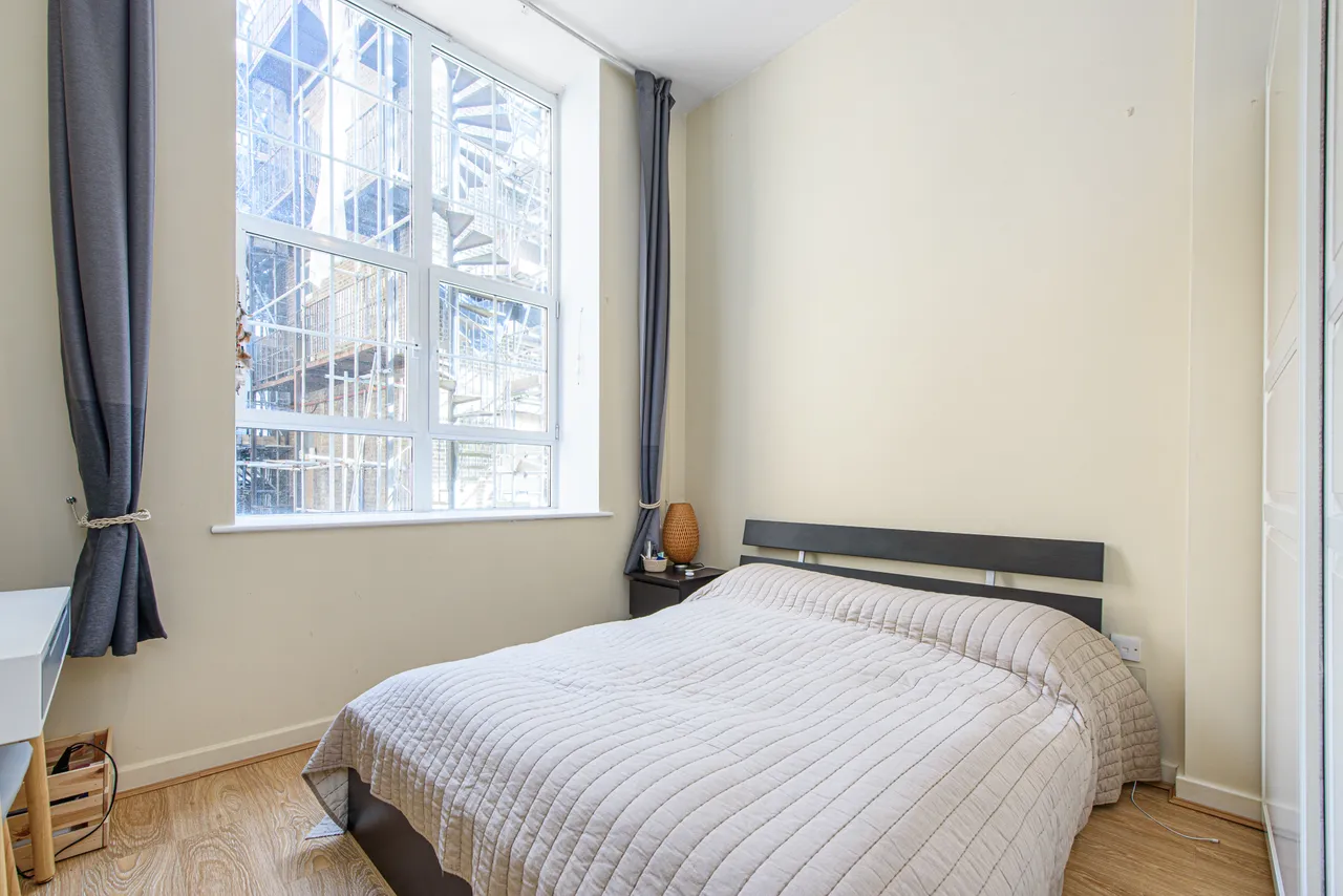 Flat 7 Academy Court, 34 Glengall Road, London, photo 4