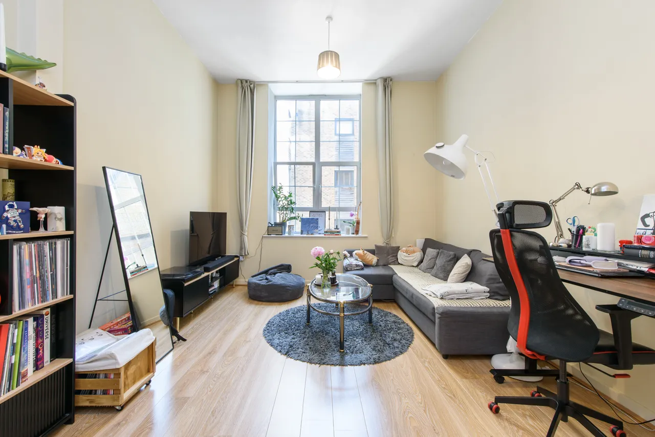 Flat 7 Academy Court, 34 Glengall Road, London, photo 2