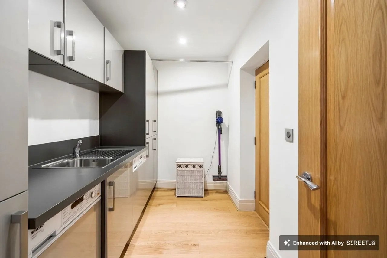 Queen Elizabeth Crescent, Beaconsfield, HP9, photo 6