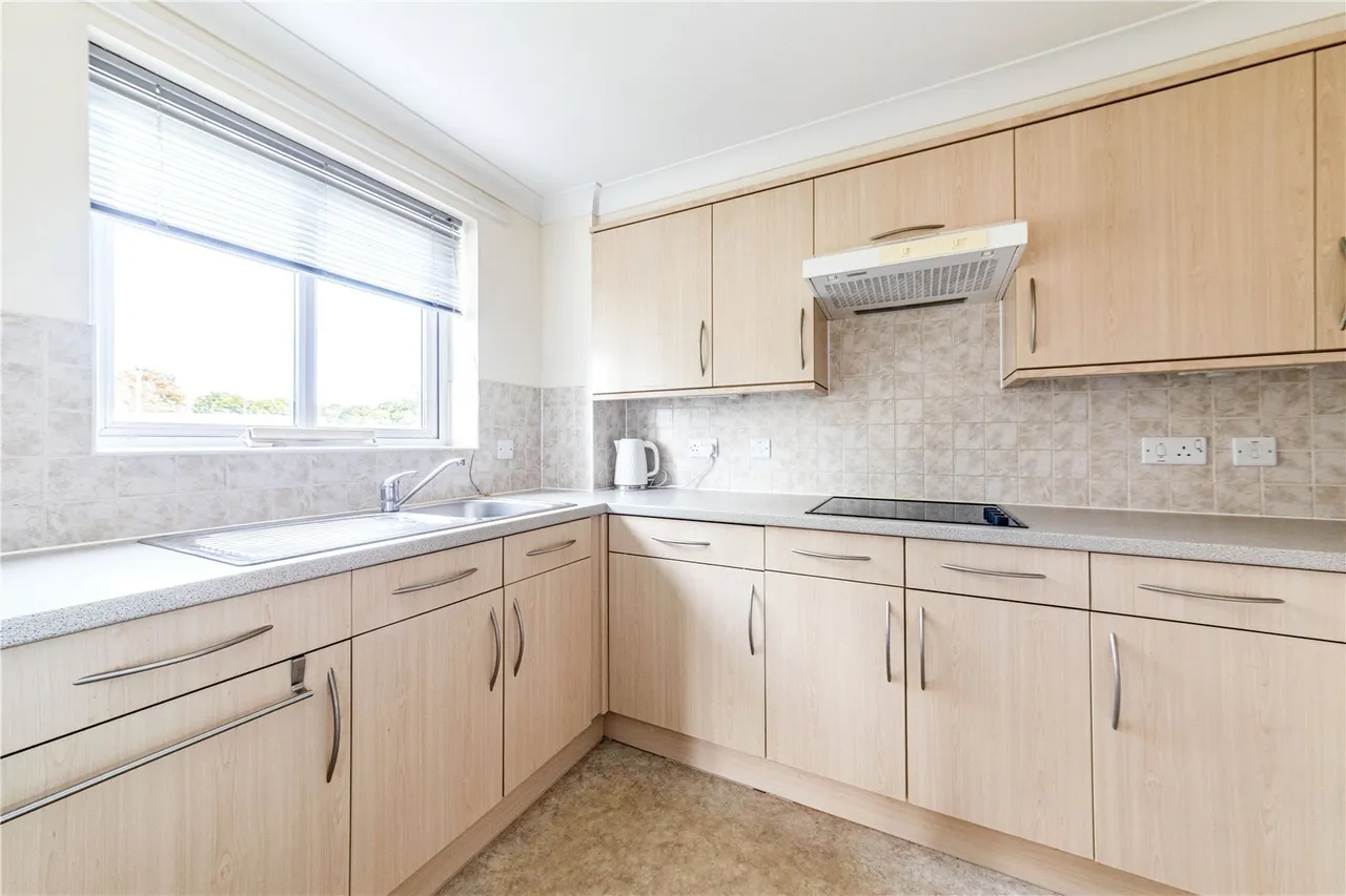 Oyster Lane, Byfleet, photo 7