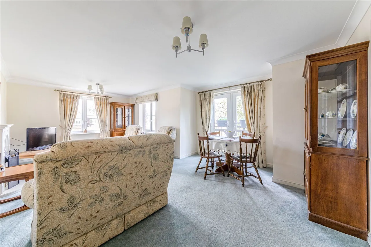 Oyster Lane, Byfleet, photo 4