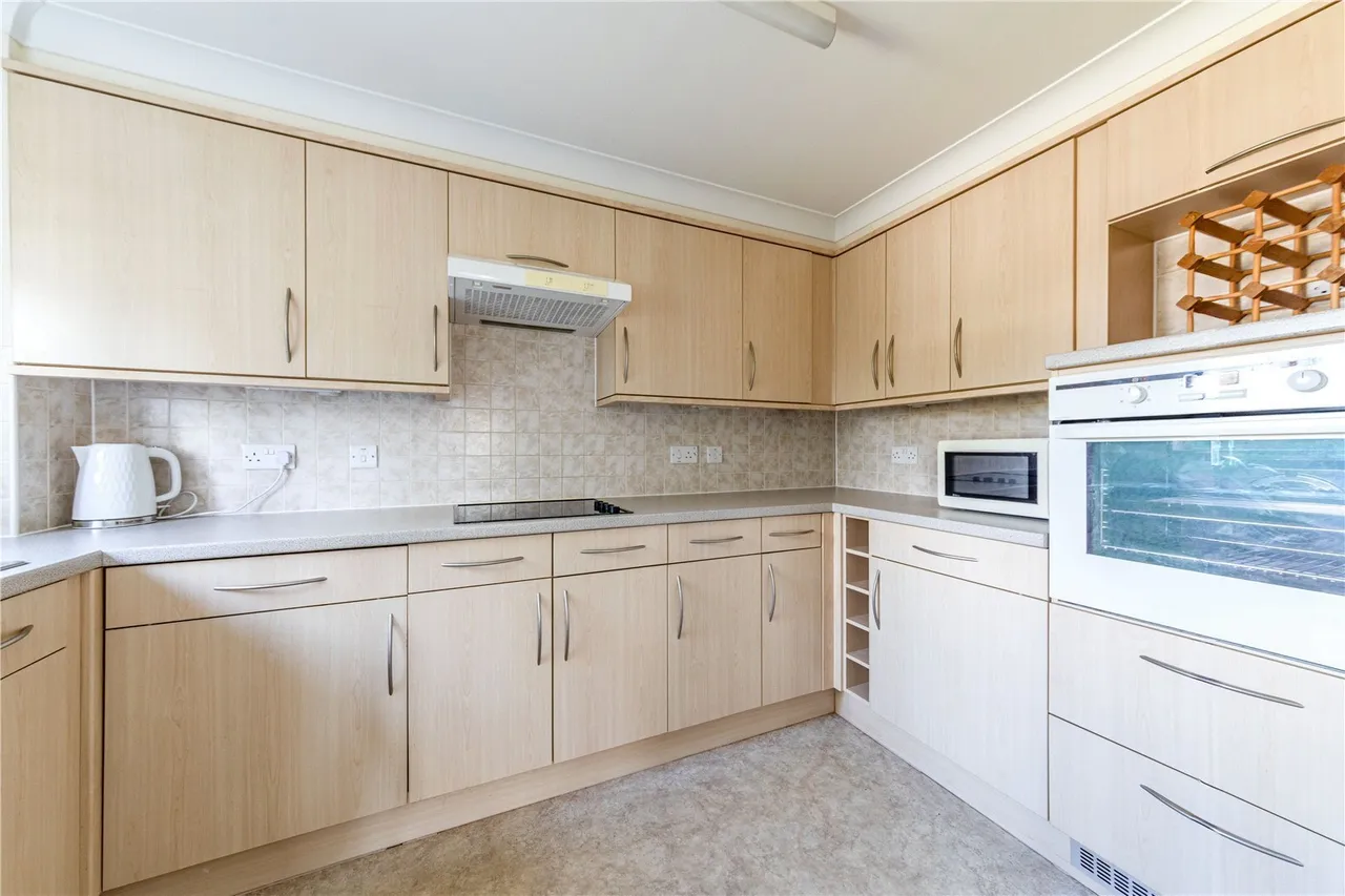 Oyster Lane, Byfleet, photo 6