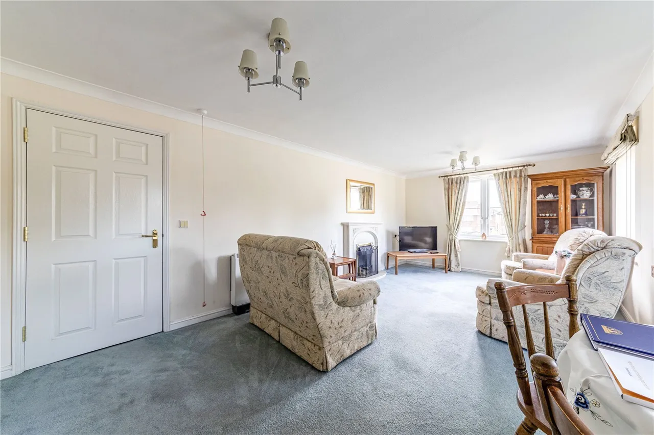 Oyster Lane, Byfleet, photo 3