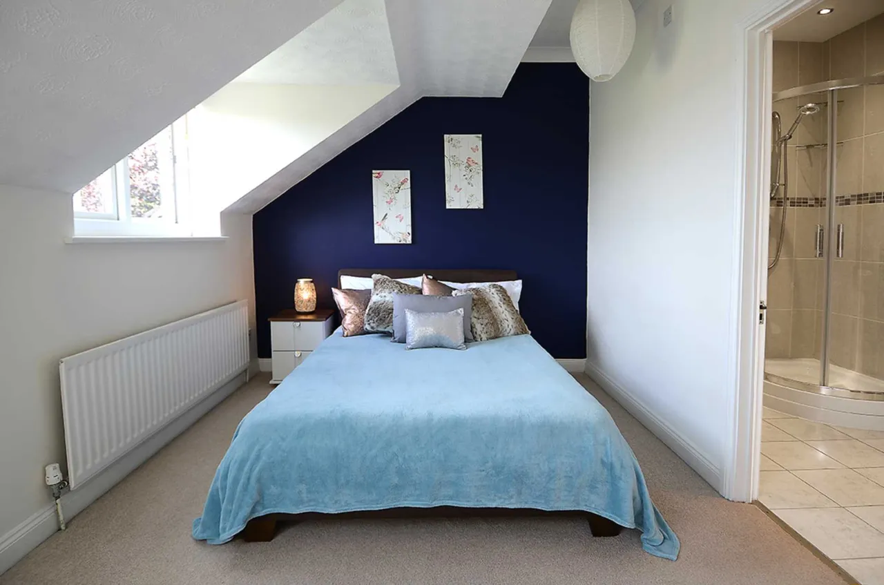 1 bed room (double) to rent — Cypress Gardens, Bicester, OX26 3XT