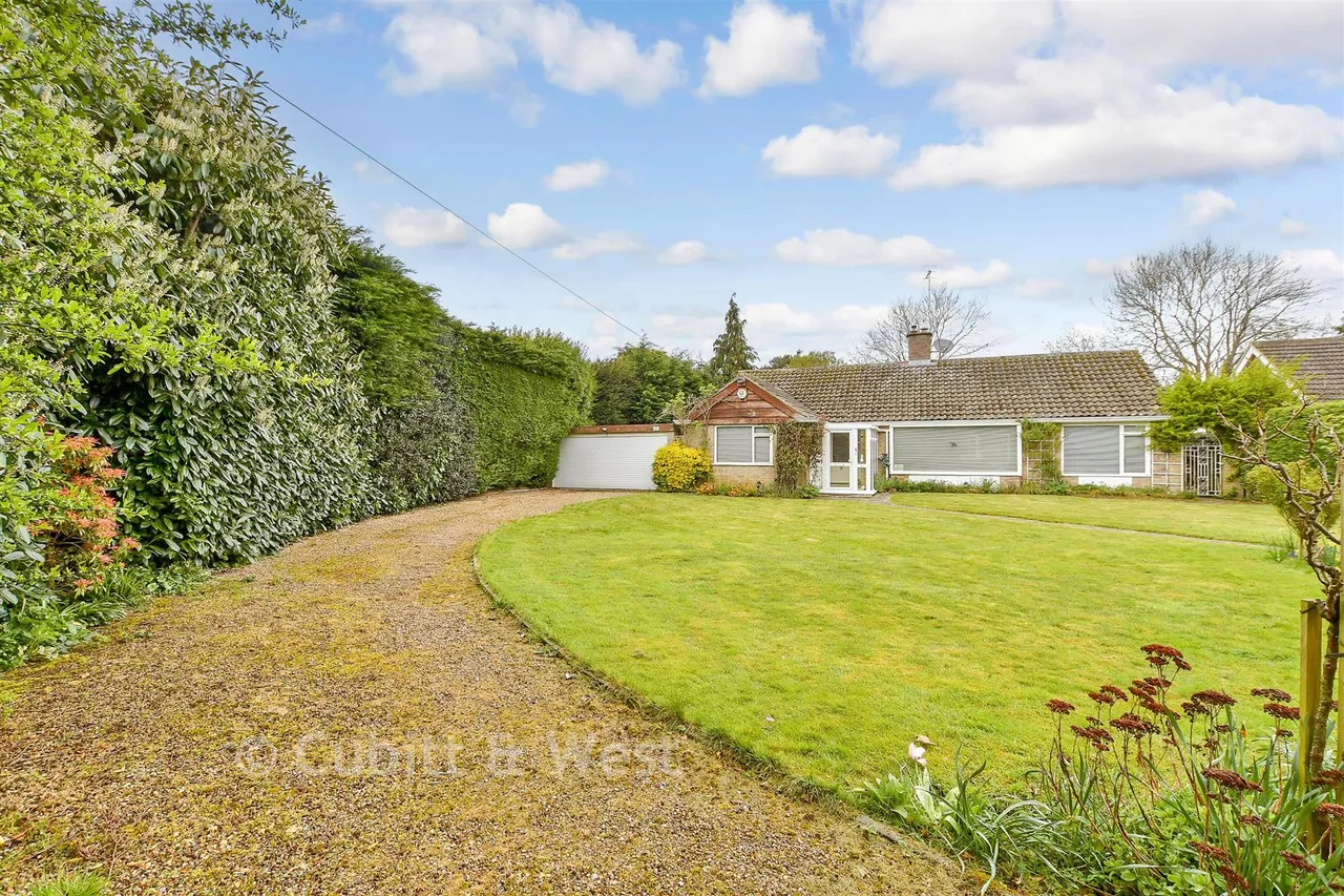 Horley Row, Horley, RH6, photo 18