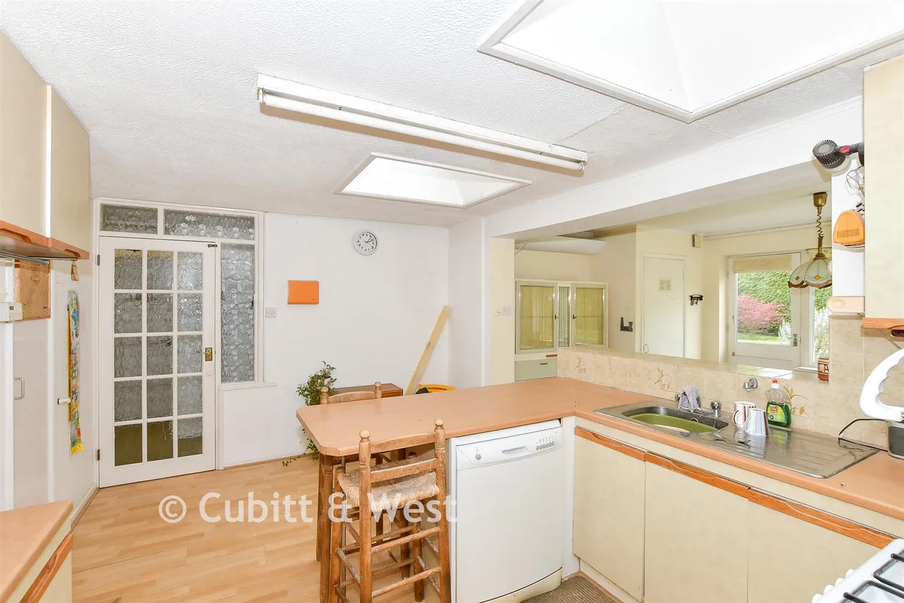 Horley Row, Horley, RH6, photo 7