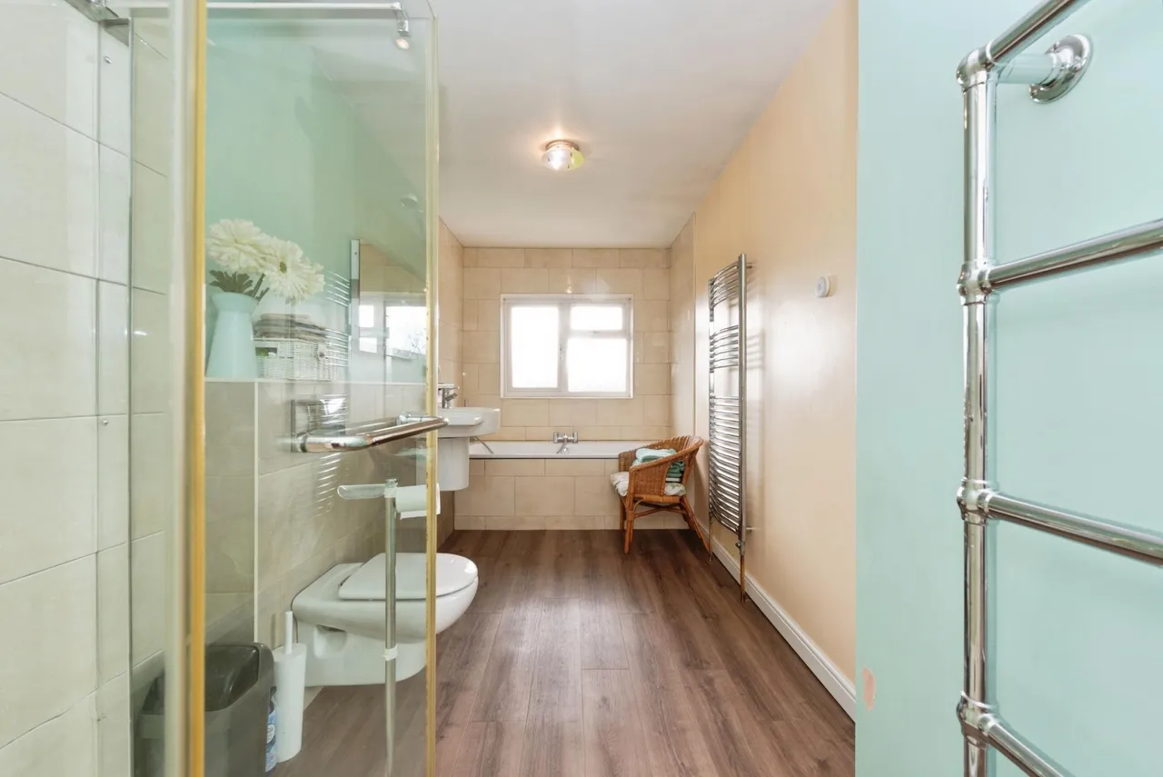 Adecroft Way, West Molesey, KT8, photo 17