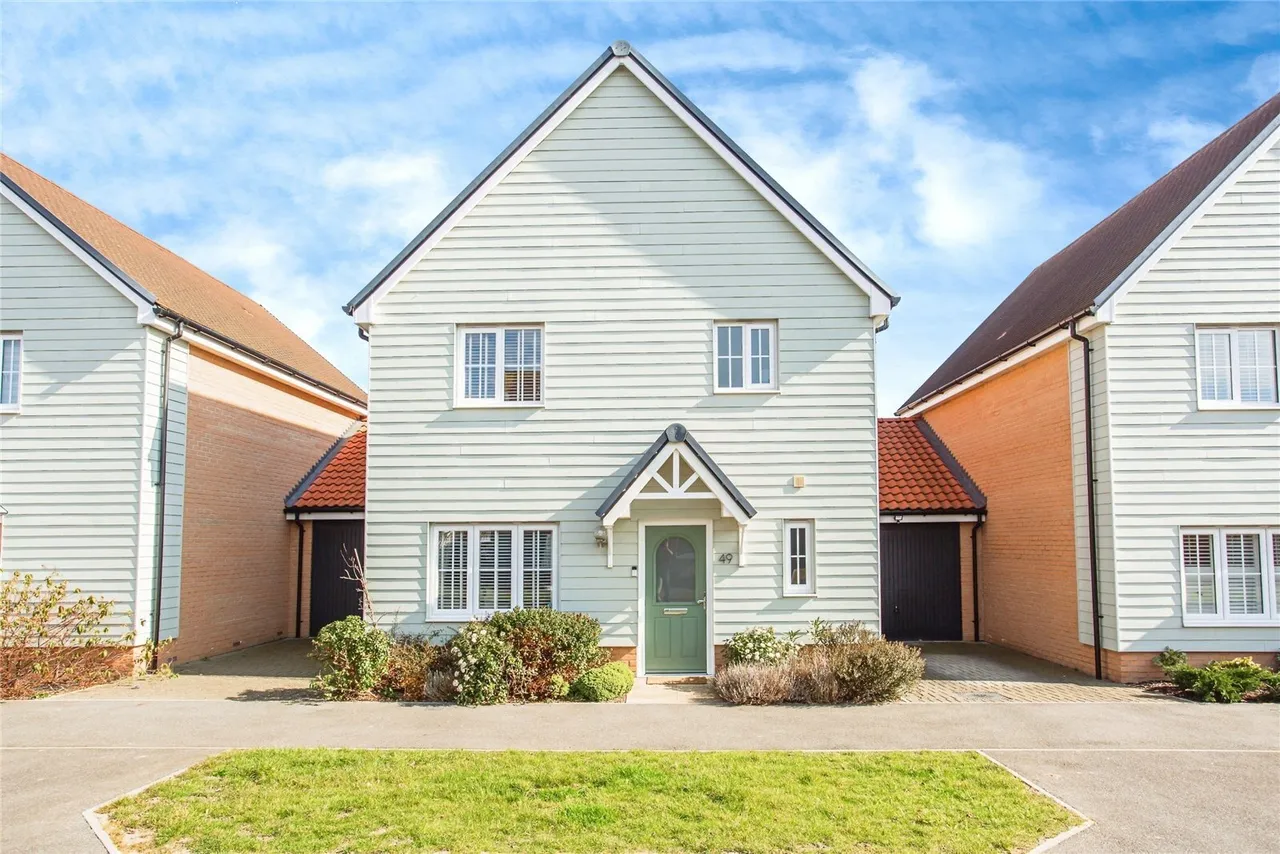 3 bed house for sale — Athelstan Crescent, Rochford, Essex, SS4