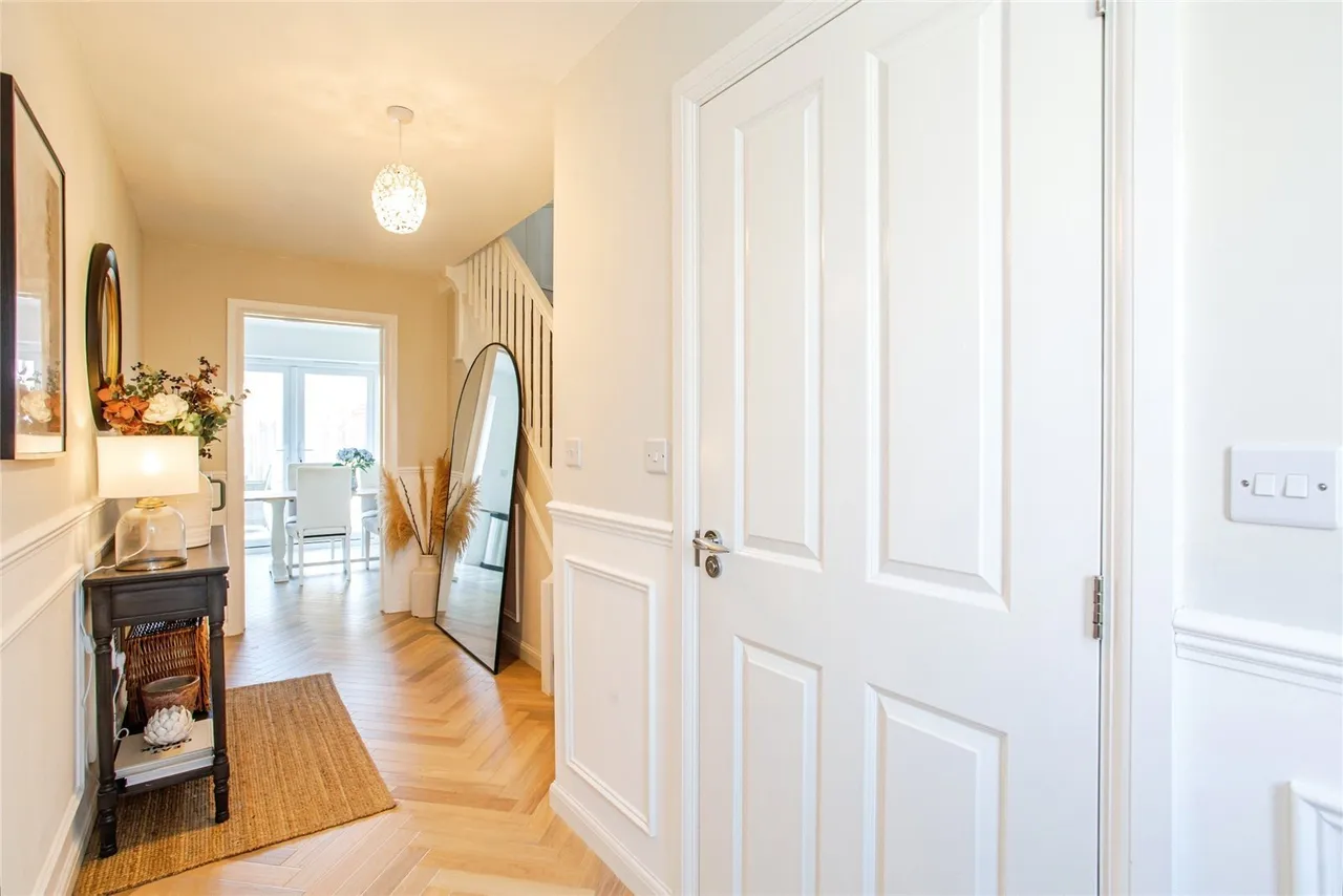 Athelstan Crescent, Rochford, Essex, SS4, photo 10