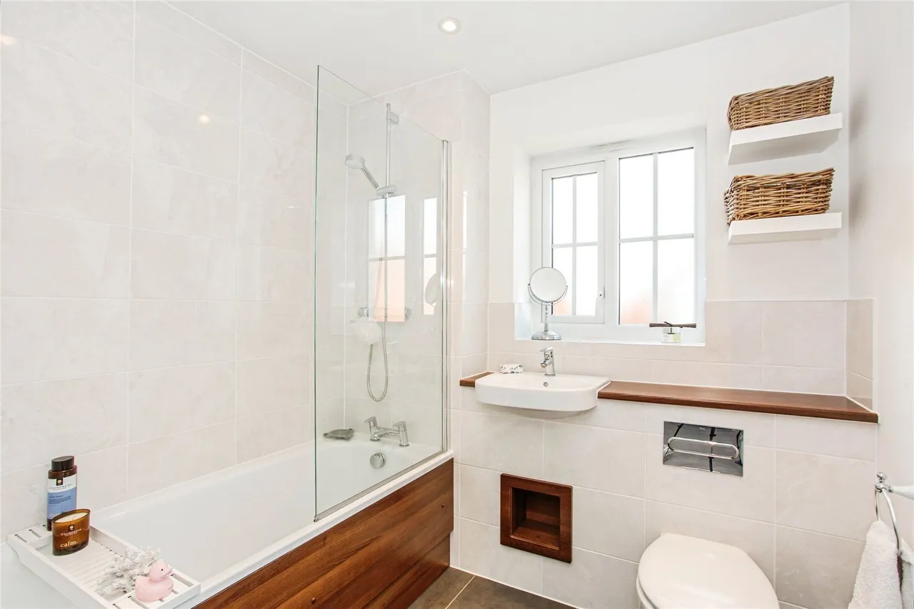 Athelstan Crescent, Rochford, Essex, SS4, photo 7