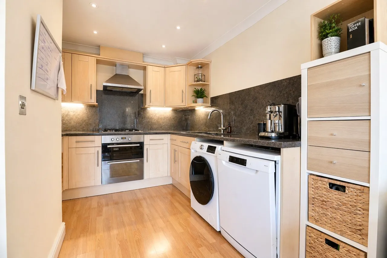 Westview Court, Constitution Hill, EX32, photo 5
