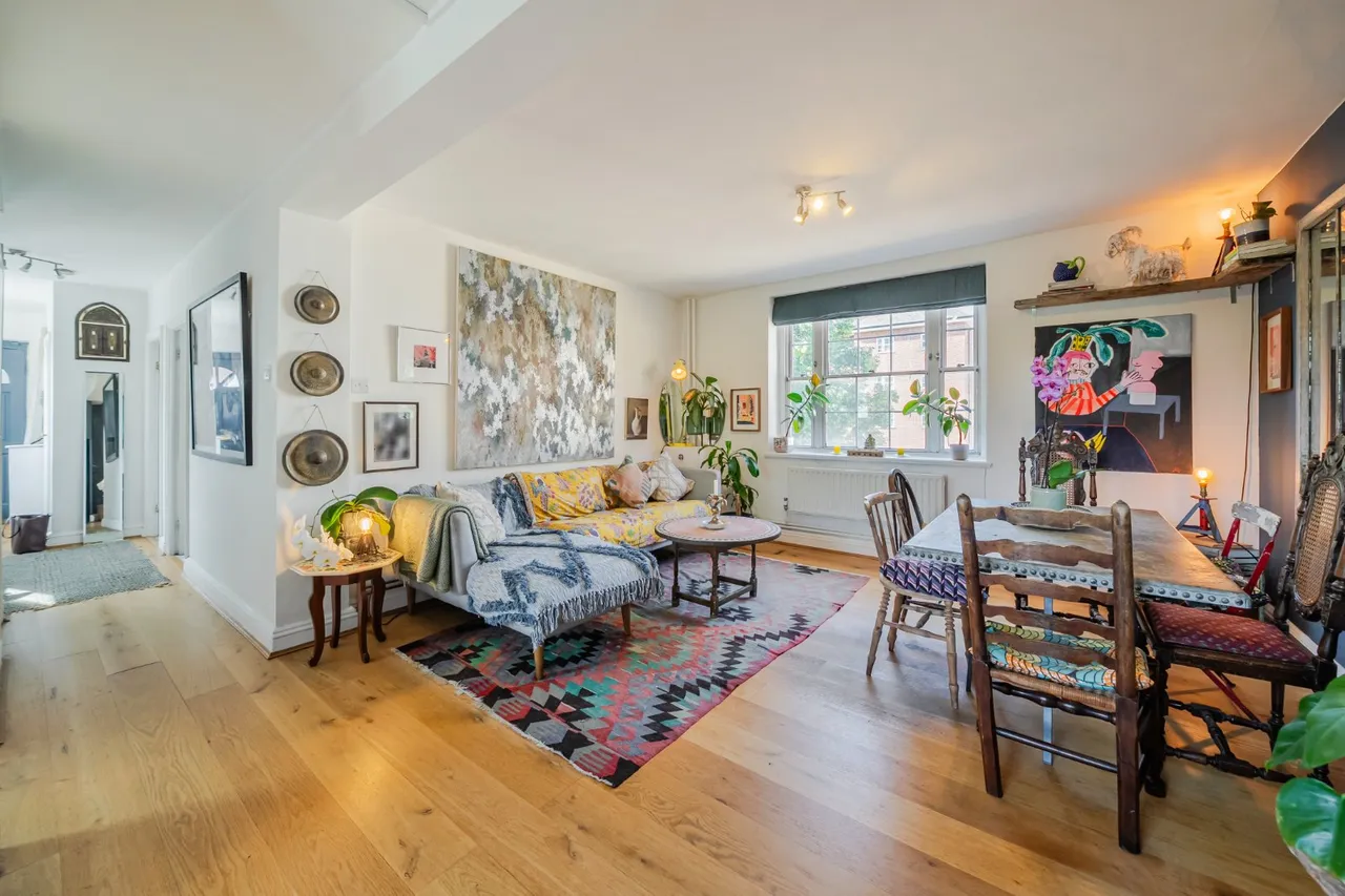 2 bed flat for sale, William Bonney Estate, Clapham, SW4