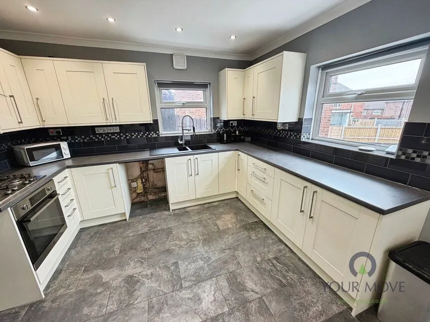 Rivington Crescent, Fegg Hayes, Stoke-on-Trent, Staffordshire, ST6, photo 4