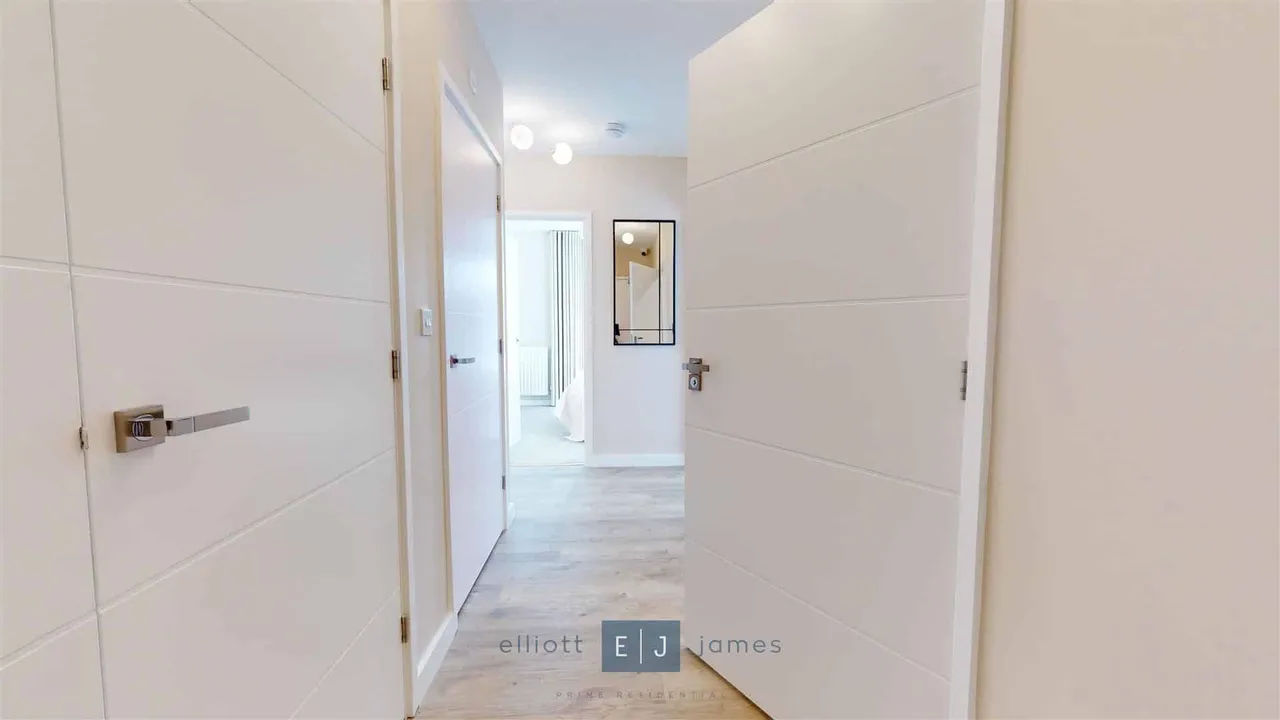Borders Lane, Loughton, photo 7